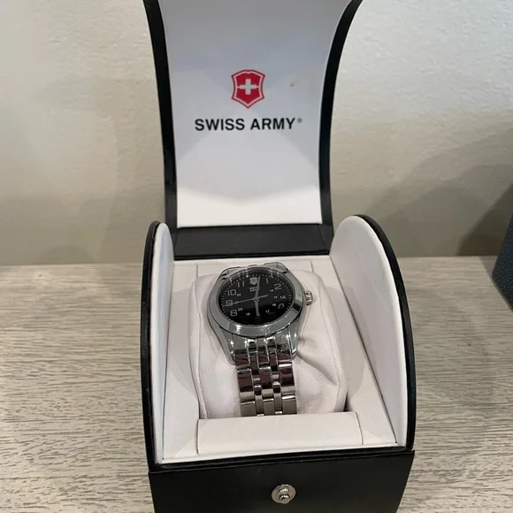 Victorinox Swiss Army Stainless Steel Watch - Picture 2 of 4